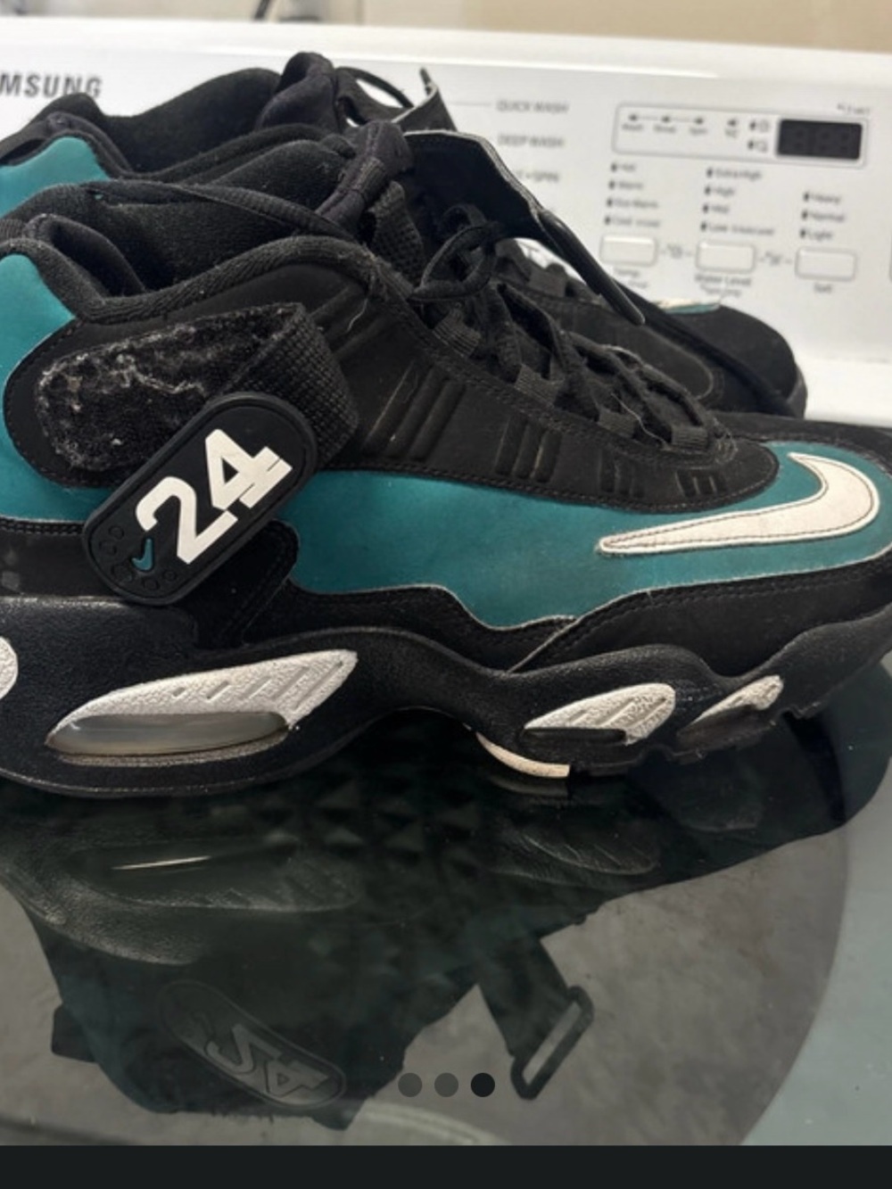 Nike Black and Teal Athletic Sneakers with White Swoosh